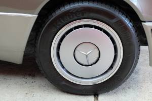 Bild 70/73 von Mercedes-Benz 230 E (1991)