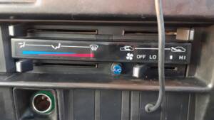 Image 19/61 of Toyota Land Cruiser FJ 62 (1989)