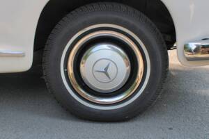 Image 20/50 of Mercedes-Benz 219 (1959)