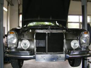 Afbeelding 43/68 van Mercedes-Benz 300 SE (1964)