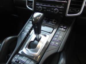 Imagen 63/97 de Porsche Cayenne Turbo (2011)