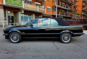 Bild 8/31 von BMW 320i (1988)