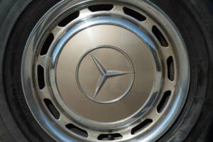 Image 32/50 de Mercedes-Benz 280 SL (1969)