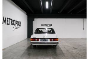 Imagen 6/27 de Mercedes-Benz 230 (1977)