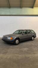 Bild 23/81 von Mercedes-Benz 250 TD (1992)