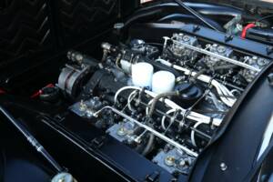 Imagen 4/50 de Ferrari 365 GTC/4 (1972)