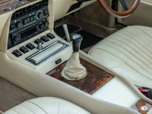 Afbeelding 39/62 van Aston Martin V8 Vantage X-Pack (1987)