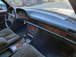 Image 21/30 of Mercedes-Benz 500 SEL (1985)