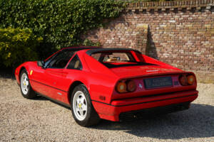 Image 2/50 de Ferrari 328 GTS (1989)