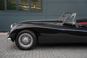 Image 9/50 of Jaguar XK 140 DHC (1956)