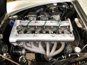 Image 35/50 of Alfa Romeo 2600 Spider (1964)