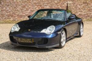 Image 28/50 of Porsche 911 Carrera 4S (2004)