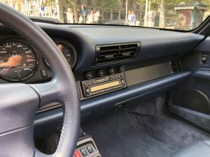 Bild 11/17 von Porsche 911 Carrera 4 (1996)