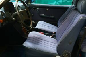 Bild 12/38 von Mercedes-Benz 230 CE (1984)