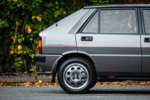 Imagen 34/50 de Lancia Delta 1.6 HF (1989)
