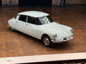 Immagine 6/43 di Citroën ID 19 (1958)