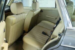 Image 17/49 of Mercedes-Benz 230 TE (1981)
