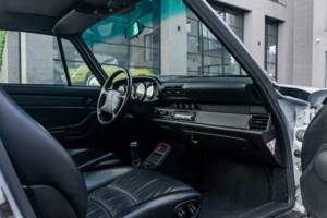 Bild 22/33 von Porsche 911 Carrera 4S (1996)