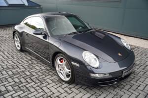 Bild 22/50 von Porsche 911 Carrera 4S (2007)