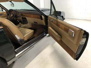 Immagine 26/32 di Aston Martin V8 Volante (1982)