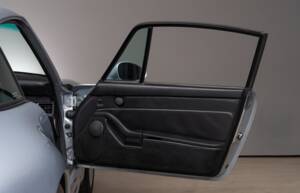 Image 17/32 de Porsche 911 Carrera 4S (1998)