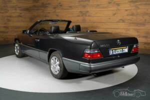 Bild 16/19 von Mercedes-Benz E 320 (1994)