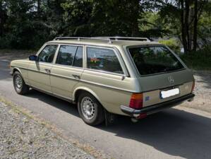 Bild 4/35 von Mercedes-Benz 300 TD Turbodiesel (1985)