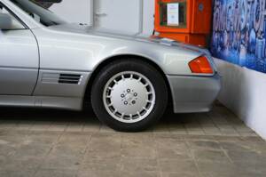 Image 36/38 of Mercedes-Benz 500 SL (1991)