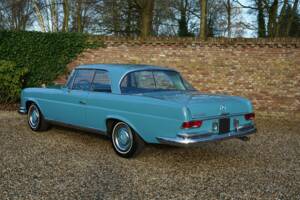 Image 2/7 of Mercedes-Benz 250 SE (1967)