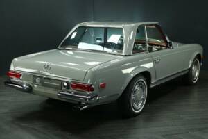 Image 28/50 of Mercedes-Benz 250 SL (1968)