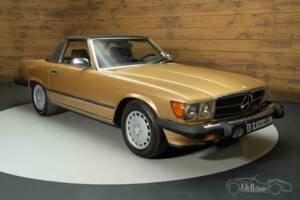 Image 13/19 of Mercedes-Benz 560 SL (1988)