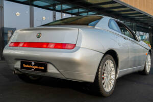 Image 12/46 of Alfa Romeo GTV 2.0 JTS (2003)
