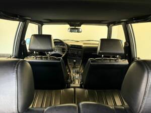 Immagine 31/50 di BMW 325i Touring (1992)