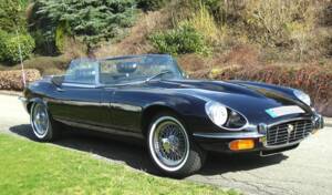 Image 1/15 of Jaguar E-Type V12 (1973)