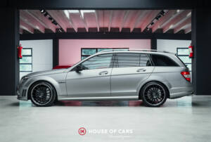 Afbeelding 10/24 van Mercedes-Benz C 63 AMG T (2010)