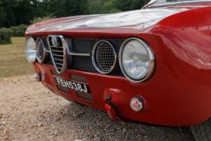 Image 40/50 de Alfa Romeo 1750 GT Veloce (1971)