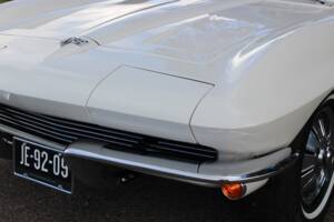 Bild 7/30 von Chevrolet Corvette Sting Ray Convertible (1964)