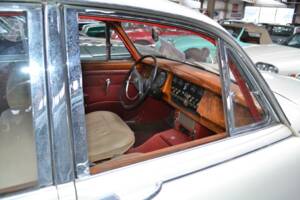 Image 7/27 of Jaguar Mk II 2.4 (1960)