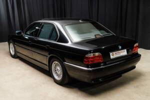 Image 31/41 of BMW 750i (2000)