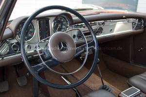 Image 9/26 of Mercedes-Benz 230 SL (1966)