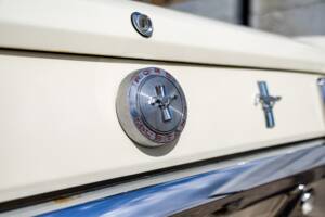 Image 40/50 of Ford Mustang 200 (1966)