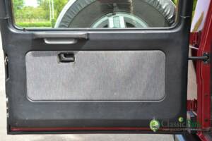 Image 31/49 de Mercedes-Benz 230 GE (SWB) (1993)