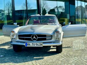 Afbeelding 3/23 van Mercedes-Benz 280 SL (1970)