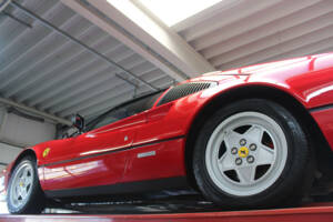 Image 48/50 de Ferrari 328 GTS (1989)
