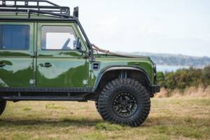 Image 8/31 de Land Rover Defender 110 (2005)