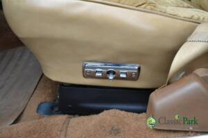 Immagine 37/50 di Buick Electra 225 Hardtop (1976)