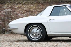 Image 46/50 de Chevrolet Corvette Sting Ray Convertible (1964)