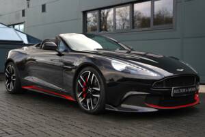 Image 25/50 of Aston Martin Vanquish S Volante (2018)