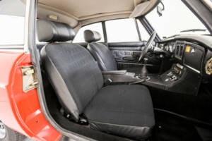 Bild 15/50 von MG MGB GT (1975)