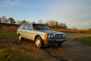 Image 5/22 of Mercedes-Benz 240 TD (1981)